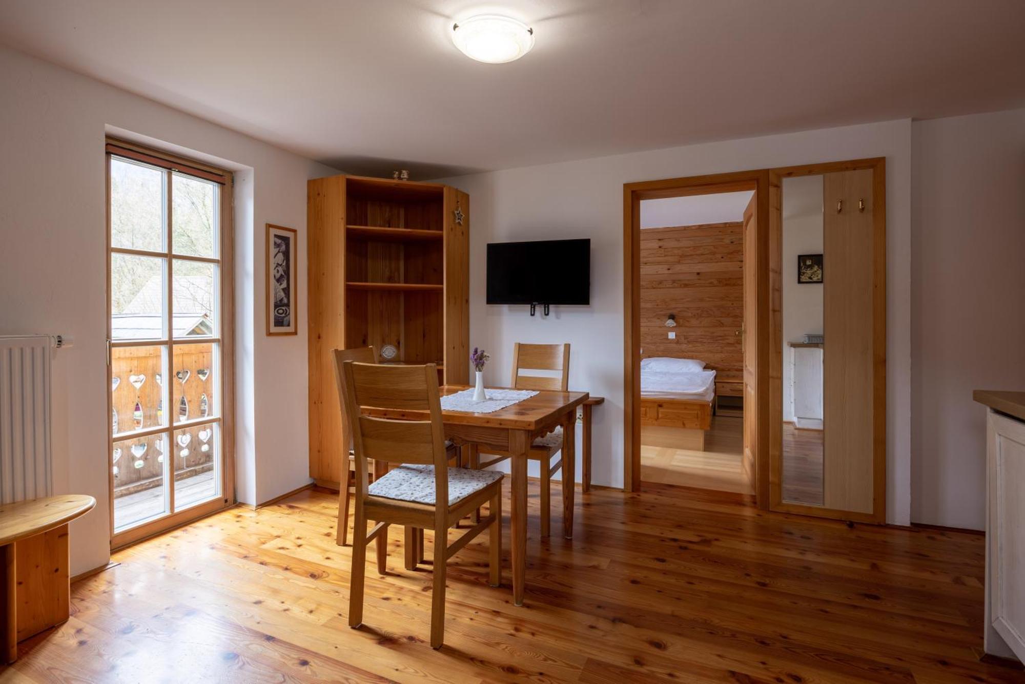 Apartments Brina Бохин Екстериор снимка