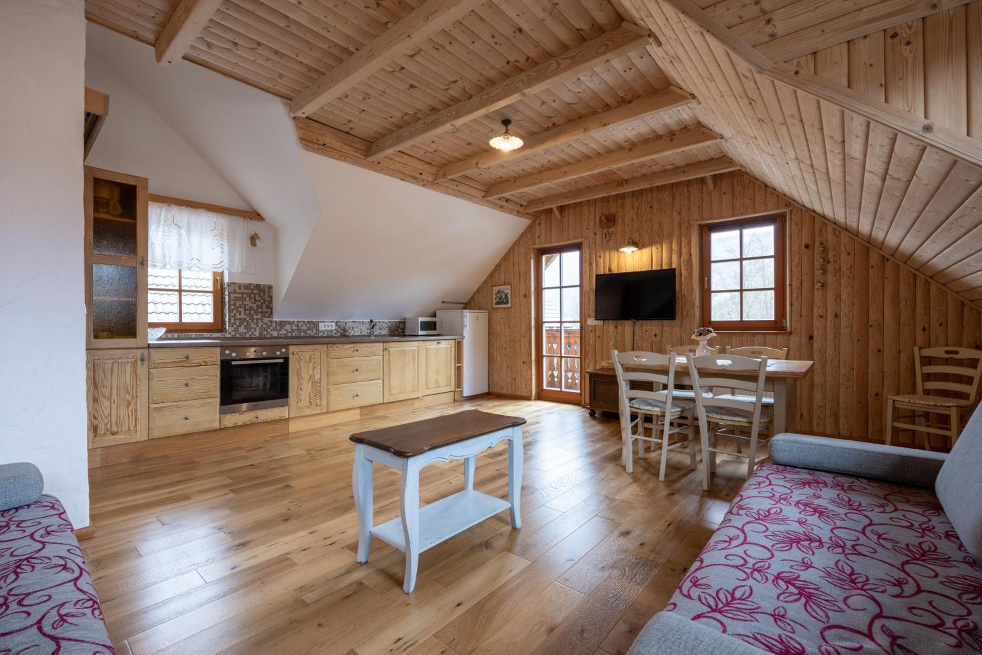 Apartments Brina Бохин Екстериор снимка
